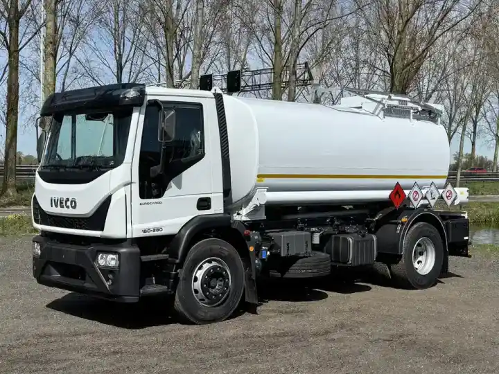 Épandeuse à liant IVECO EUROCARGO ML180E28 — 4x2